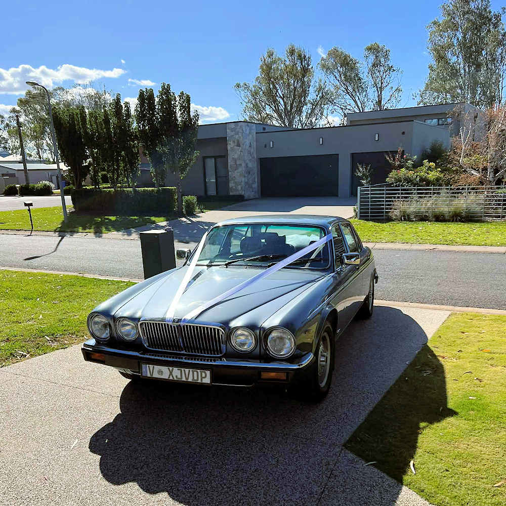 The Classic Drive Co - Jaguar XJ6 outside The Classic Drive Co - Jaguar XJ6 outside